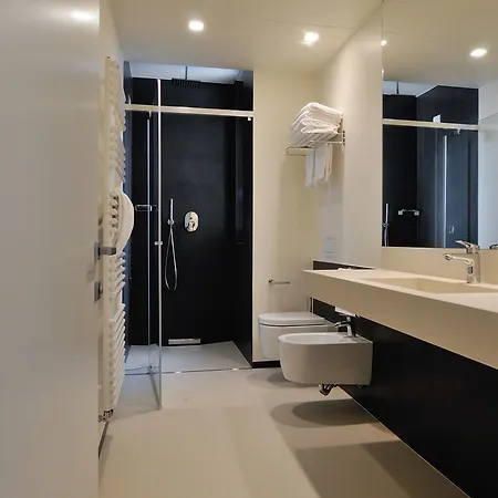 Cristallo Aparthotel 4*