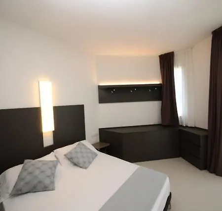 Cristallo Aparthotel 4*